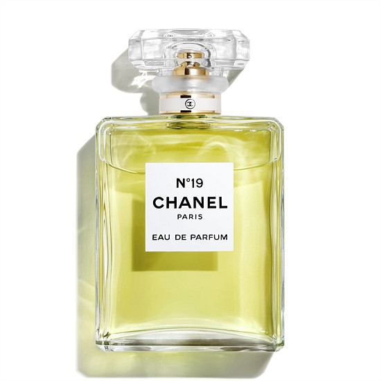 Chanel No.19 by Chanel Eau De Parfum