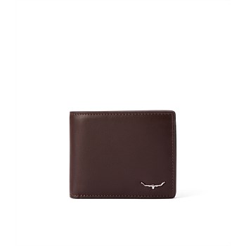 Bifold wallet with pocket